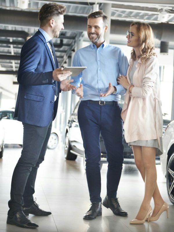 couple-purchasing-brand-new-car-1536×1025 couple-purchasing-brand-new-car-1536x1025